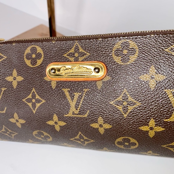 ($1350) Eva clutch mono crossbody - Picture 6 of 13